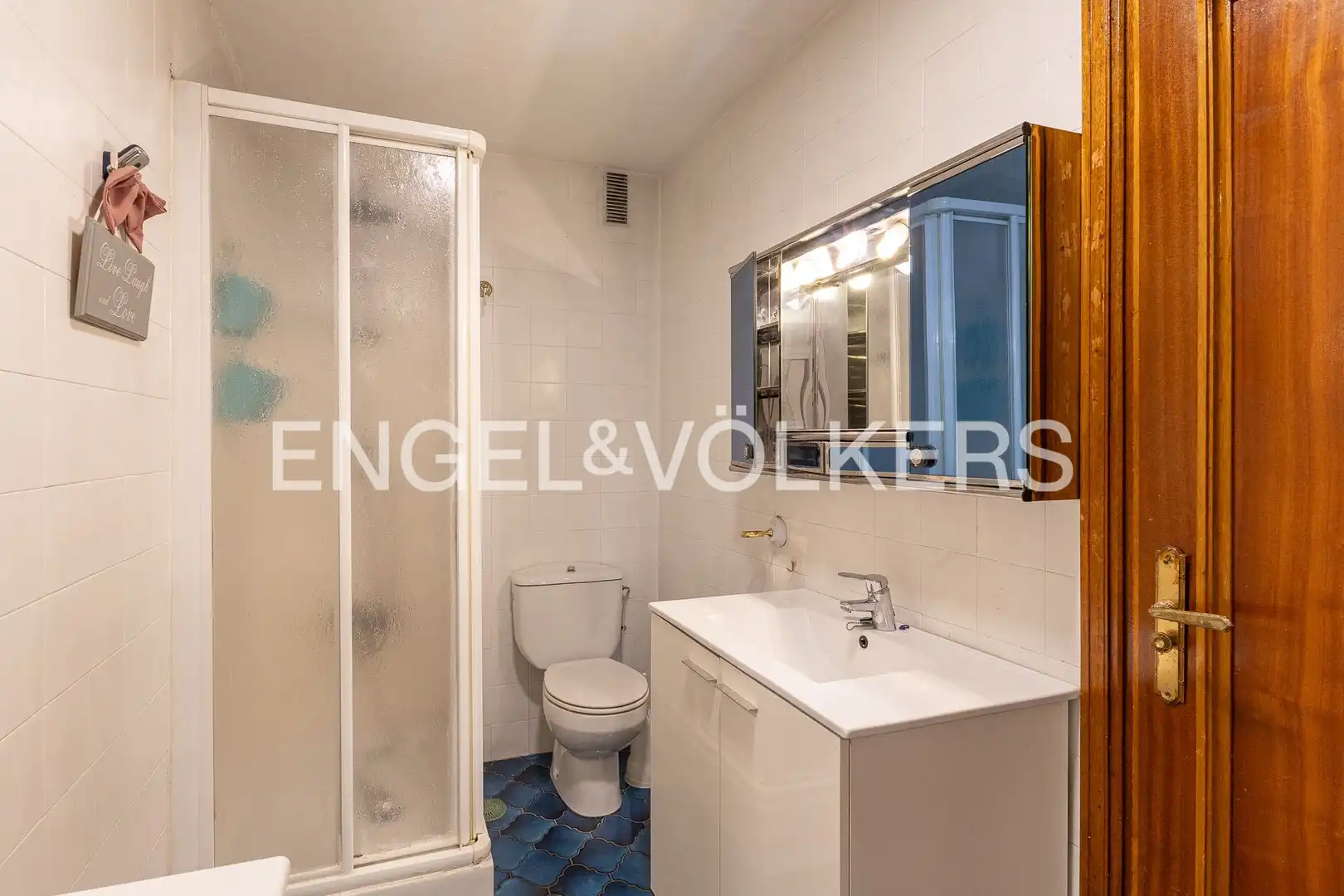 Badezimmer von Wohnung zum Verkauf in Madrid mit Heizung und Parkett