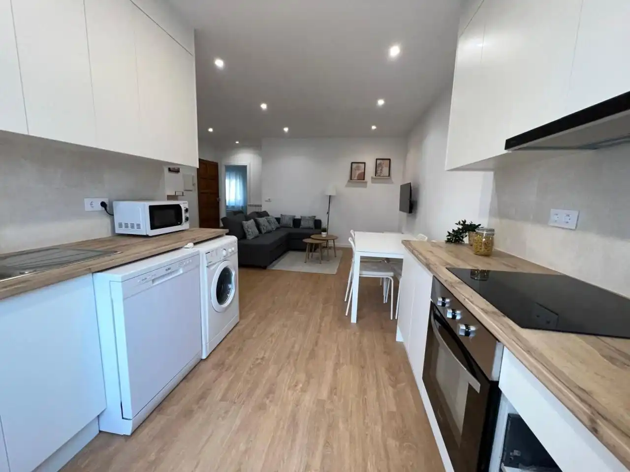 Kitchen of Flat for share in Ourense Capital   with Heating, Furnished and Balcony
