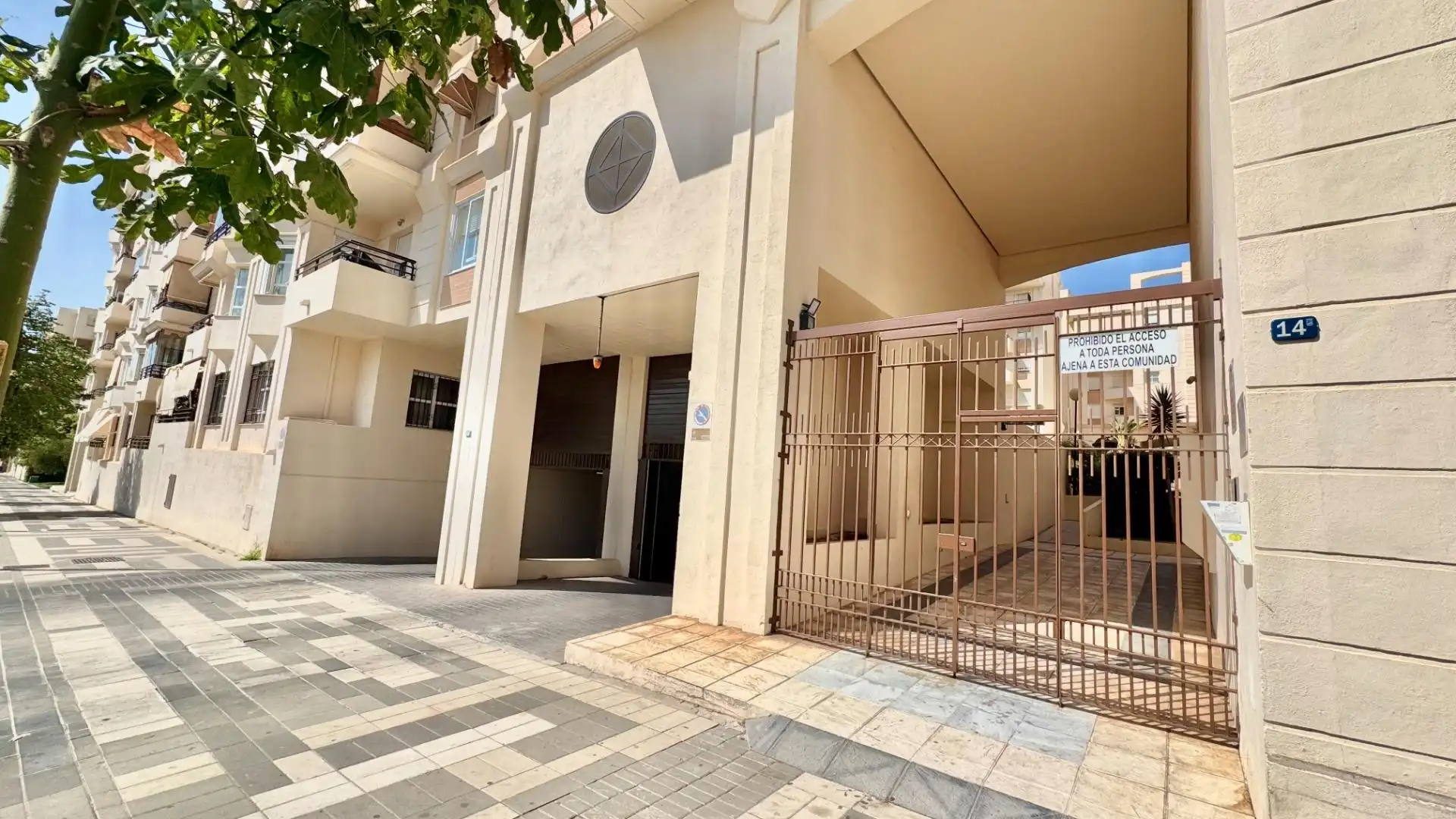 Vista exterior de Àtic en venda en Málaga amb Aire condicionat, Calefacció i Jardí privat