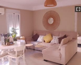 Living room of Flat to rent in  Madrid Capital  with Air Conditioner, Heating and Furnished