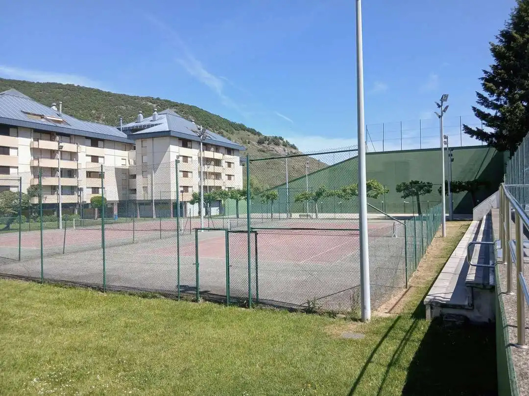 Parkplatz von Wohnung zum Verkauf in Ezcaray mit Heizung, Privatgarten und Terrasse