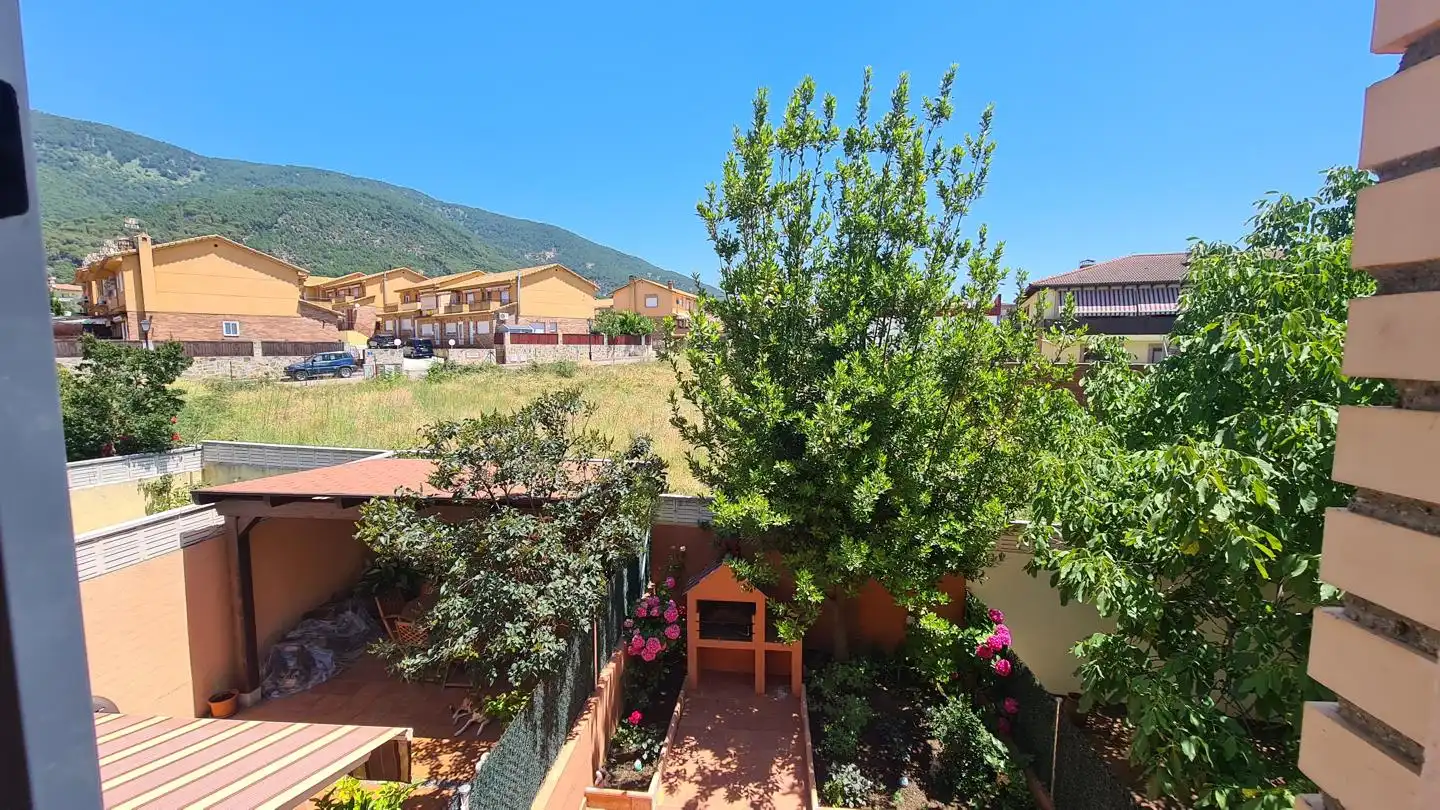 Terrace of Houses for sale in La Adrada   with Private garden, Storage room and Balcony