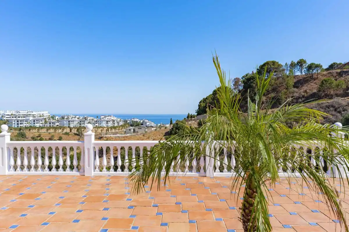 Casa amb piscina en venda a Altos de Estepona, imagen 2