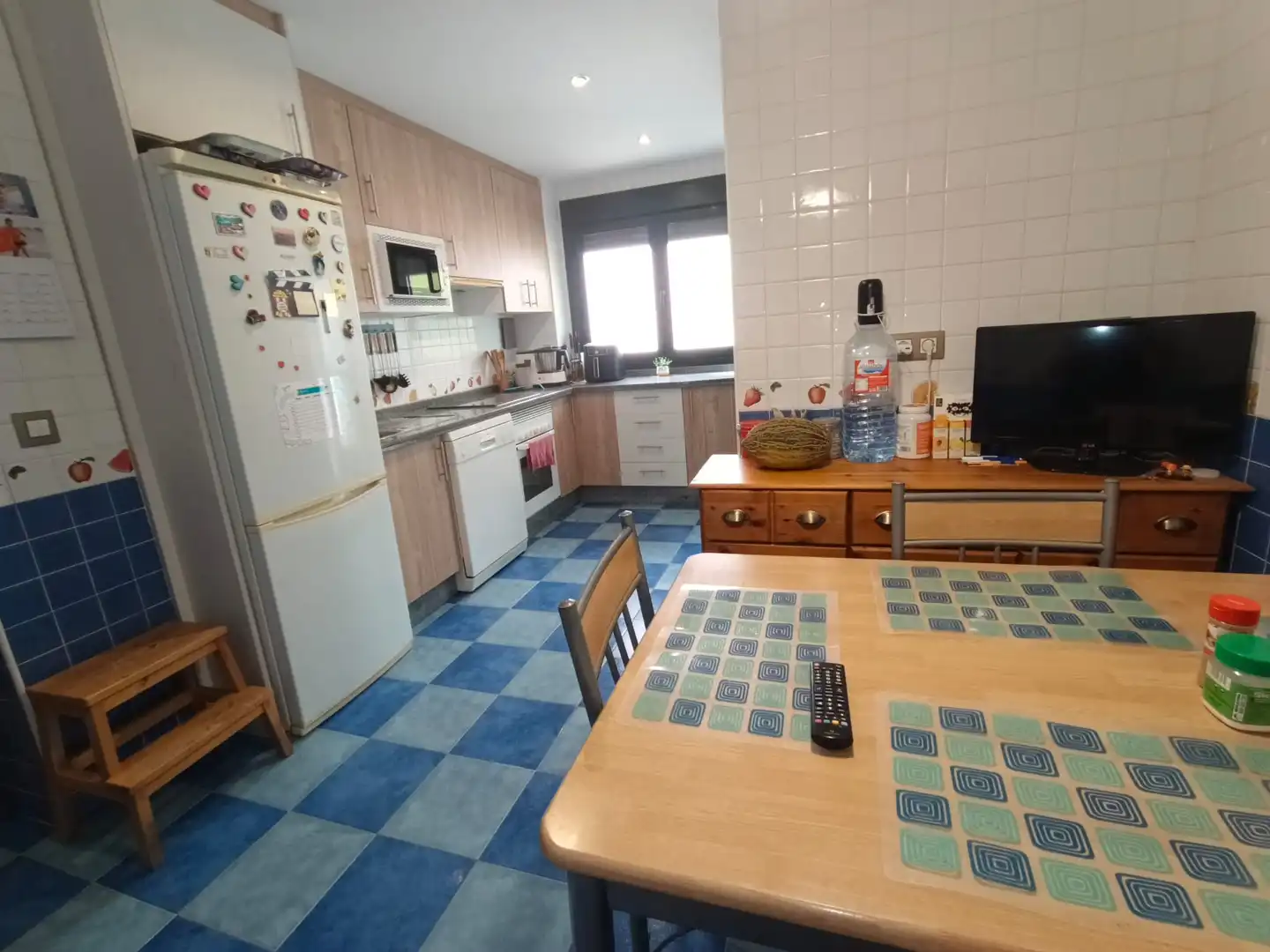 Cuina de Casa adosada en venda en Cáceres amb Parquet i Traster