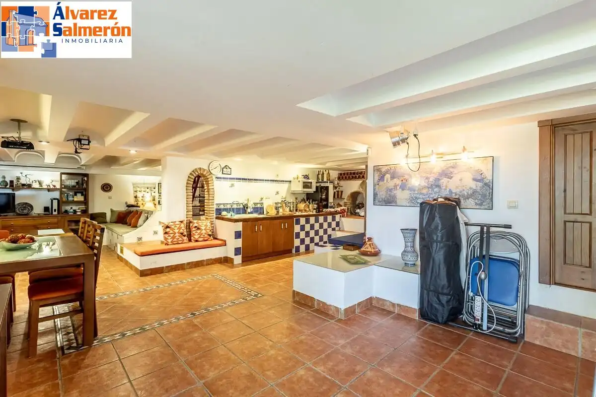 Houses for sale in Altos de la Zubia
