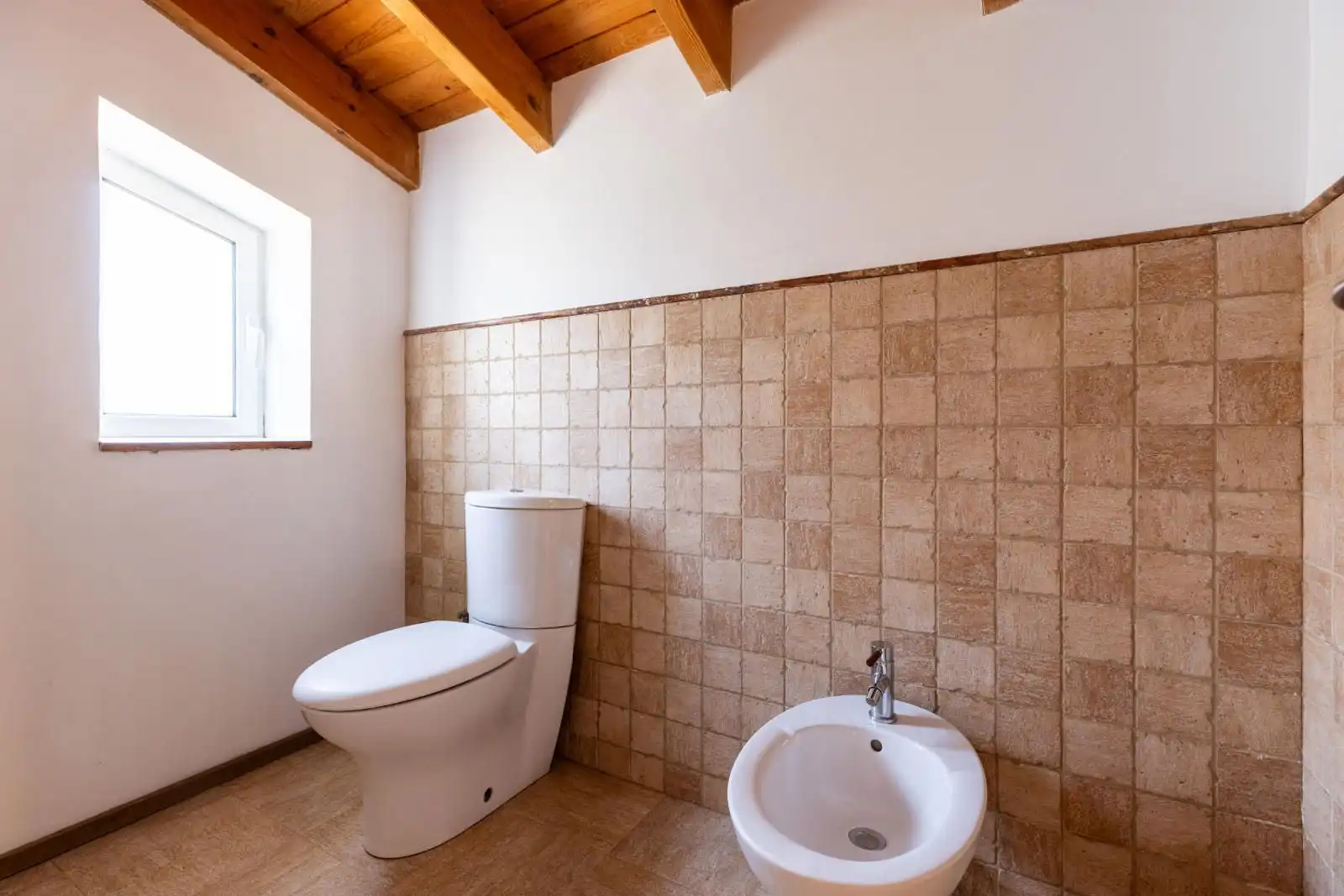 Bany de Casa o xalet en venda en Lliçà d'Amunt amb Aire condicionat, Calefacció i Jardí privat