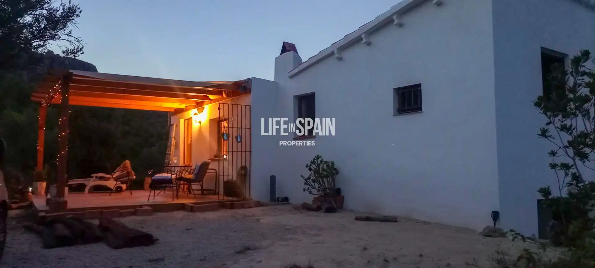 Vista exterior de Finca rústica en venda en Roquetes amb Aire condicionat, Calefacció i Jardí privat