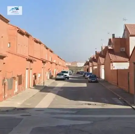 Adossat amb jardí en venda a Calle BELGICA, imagen 2