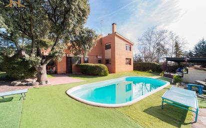 Garten von Haus oder Chalet zum verkauf in El Escorial mit Terrasse, Schwimmbad und Balkon