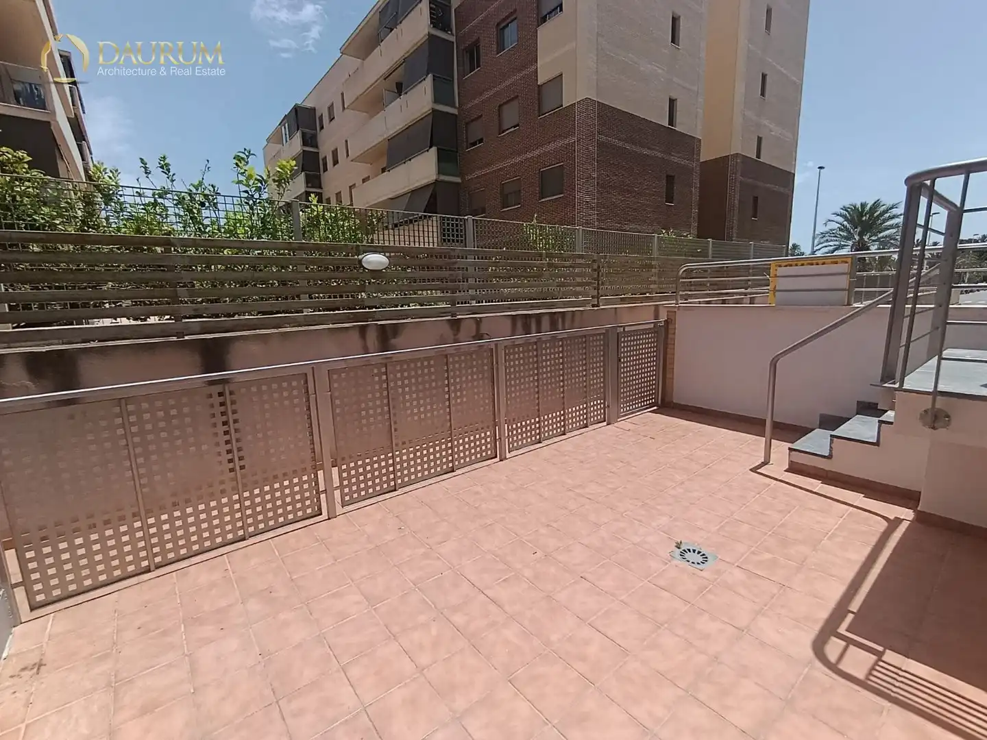 Terrasse von Einfamilien-Reihenhaus zum Verkauf in Elche / Elx mit Klimaanlage, Heizung und Terrasse