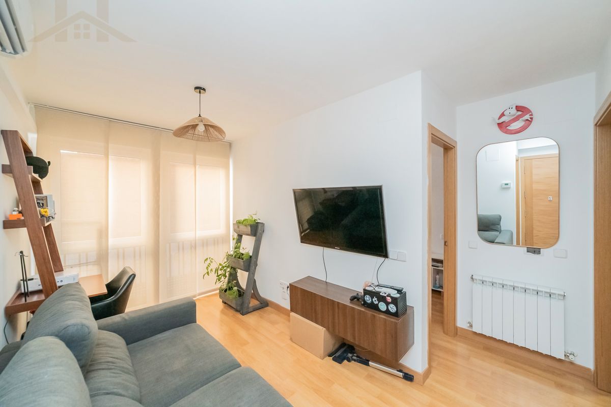 Living room of Flat for sale in Colmenar Viejo  with Air Conditioner, Heating and Parquet flooring