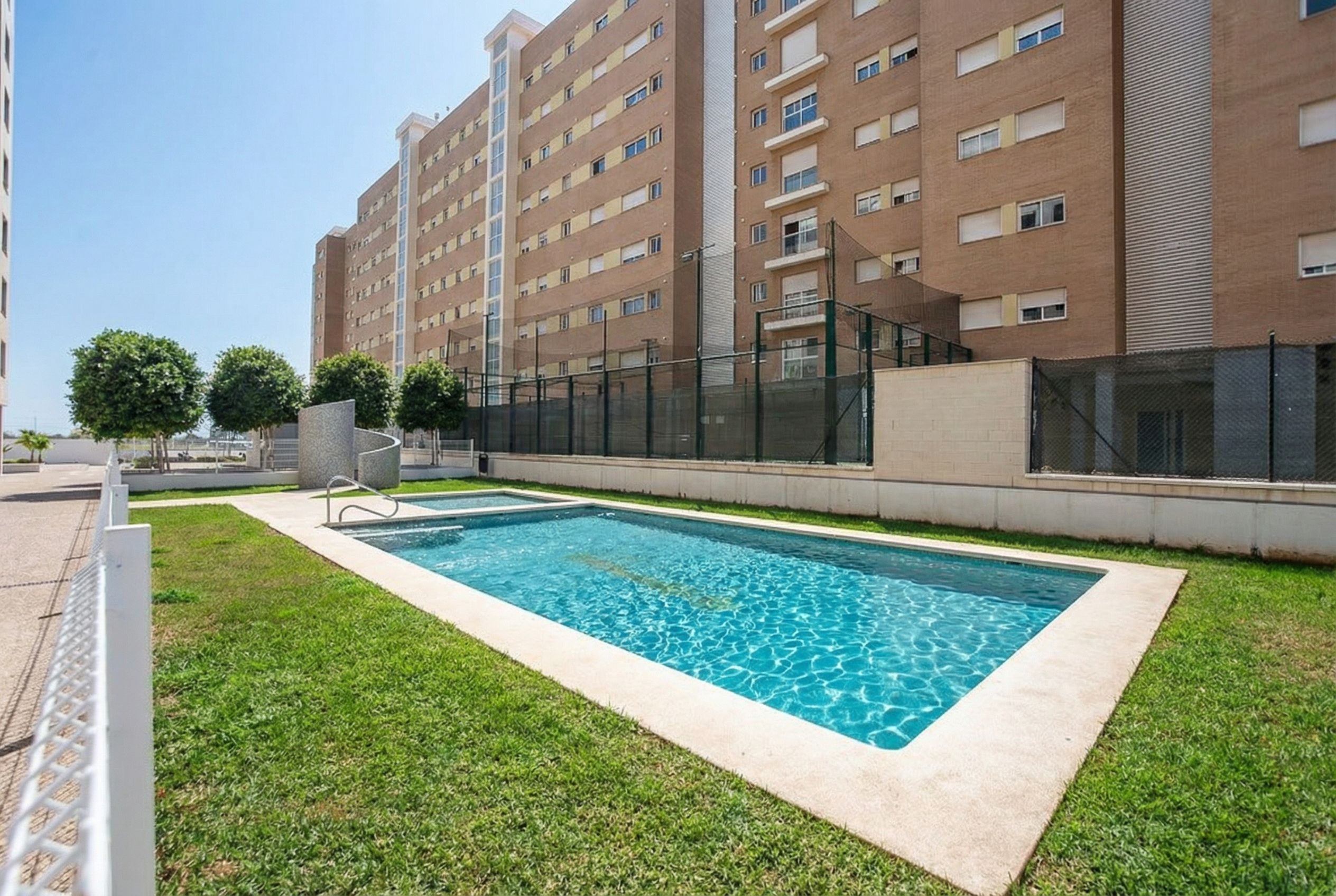 Piscina de Apartament en venda en Castellón de la Plana / Castelló de la Plana amb Aire condicionat, Calefacció i Traster