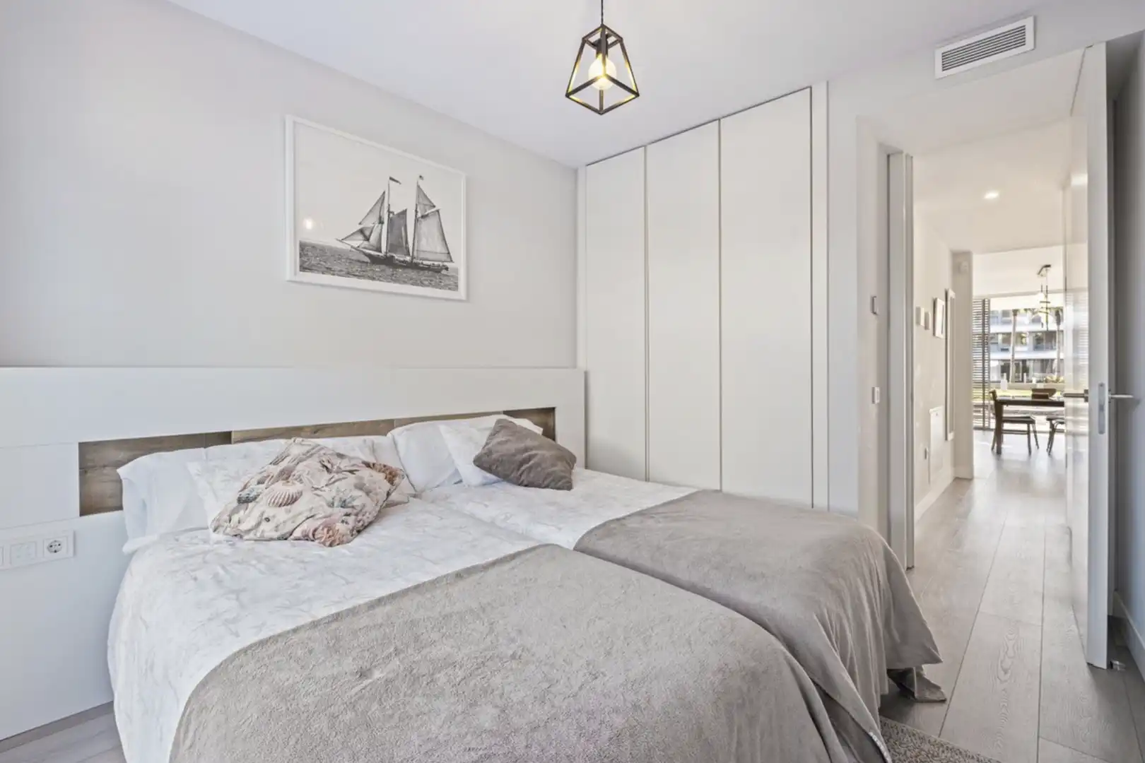 Dormitori de Apartament en venda en Estepona amb Aire condicionat, Jardí privat i Terrassa