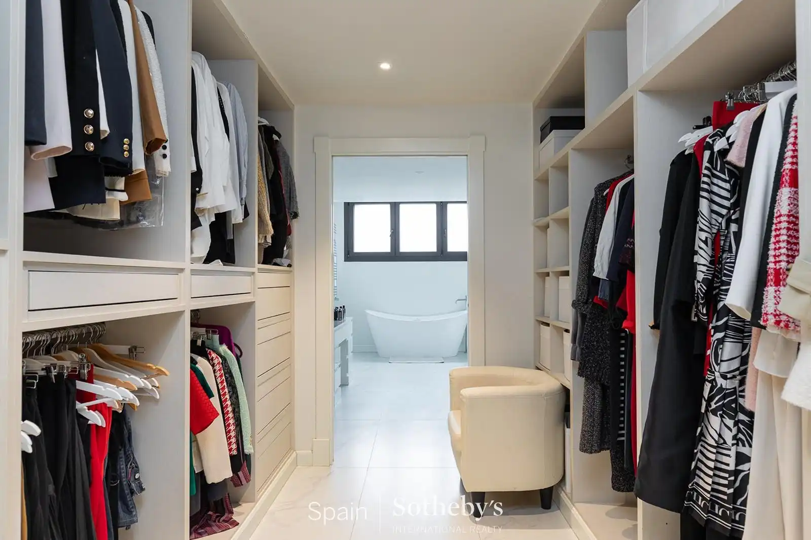 Dormitori de Casa o xalet en venda en Madrid amb Aire condicionat, Jardí privat i Terrassa