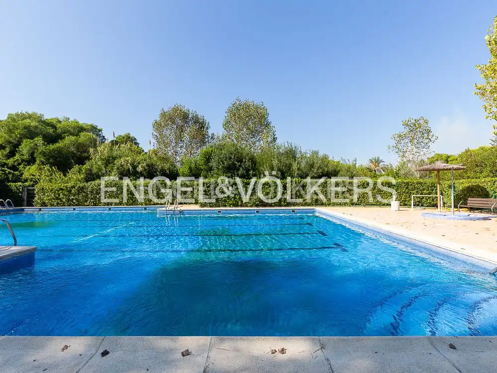 Piscina de Pis en venda en Valencia amb Aire condicionat, Calefacció i Terrassa