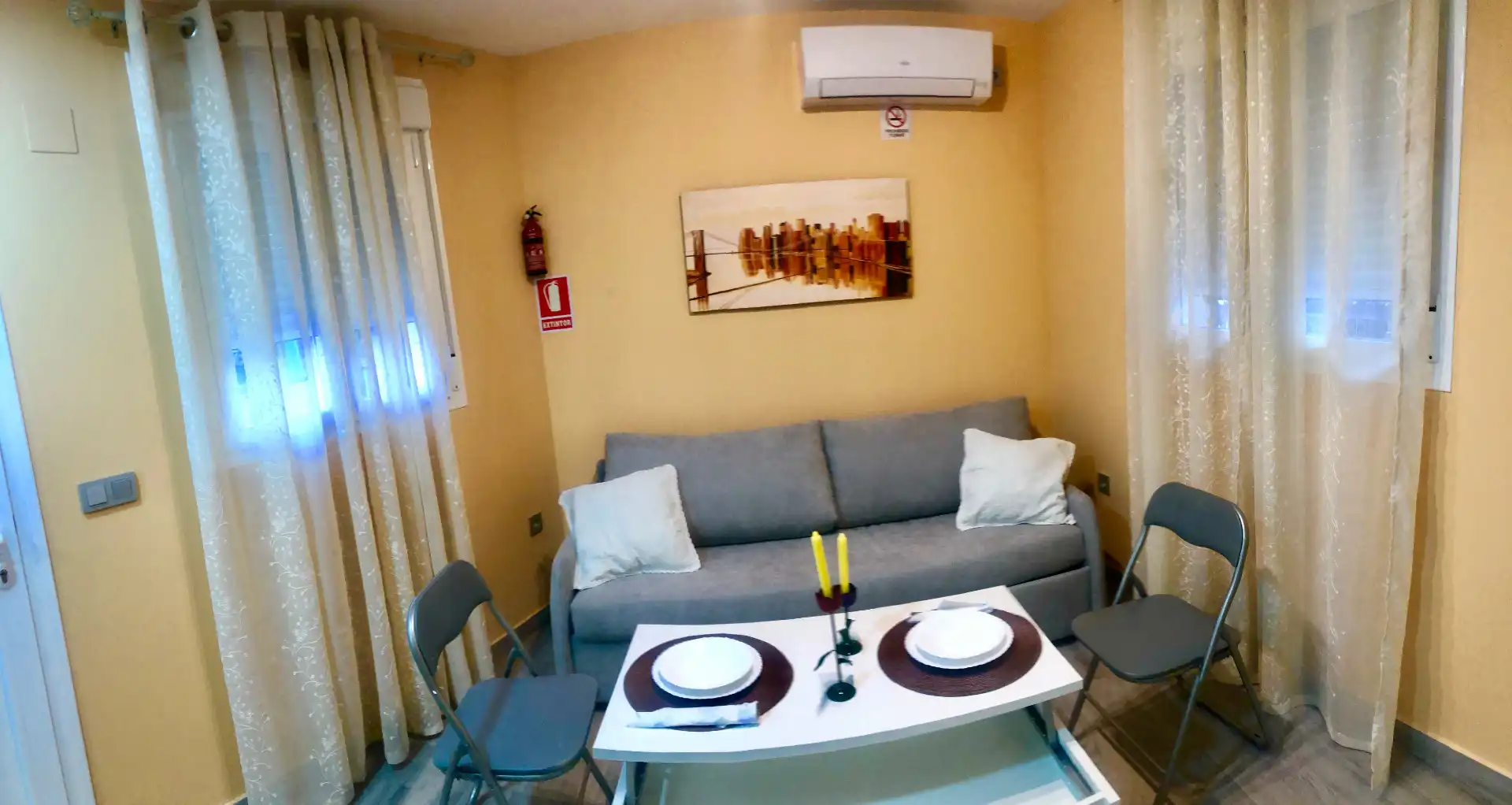 Sala d'estar de Apartament de lloguer en Trujillo amb Aire condicionat, Calefacció i Moblat