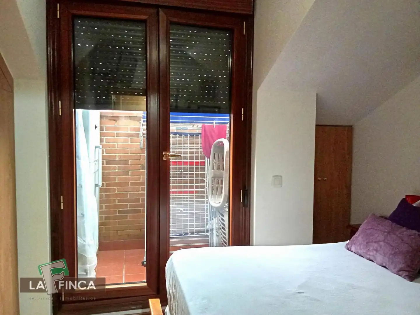 Dormitori de Àtic en venda en Villaviciosa amb Calefacció, Parquet i Terrassa