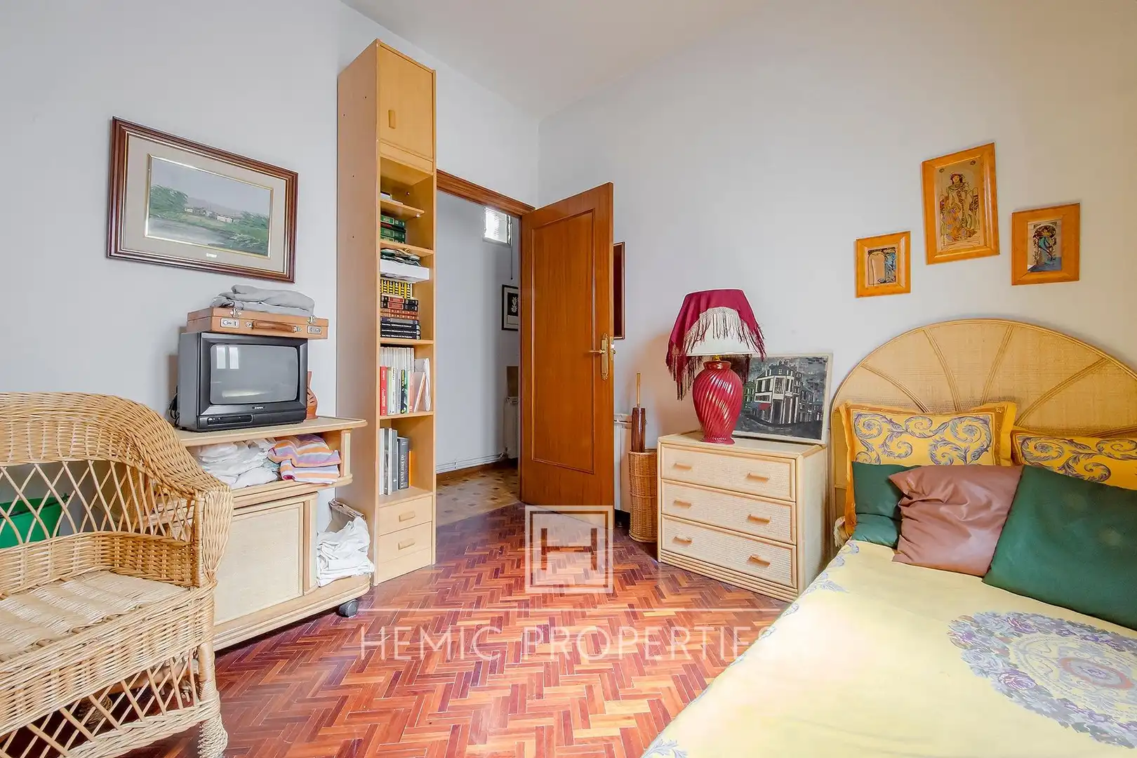 Habitación de Piso en venta en Madrid con Trastero y Balcón