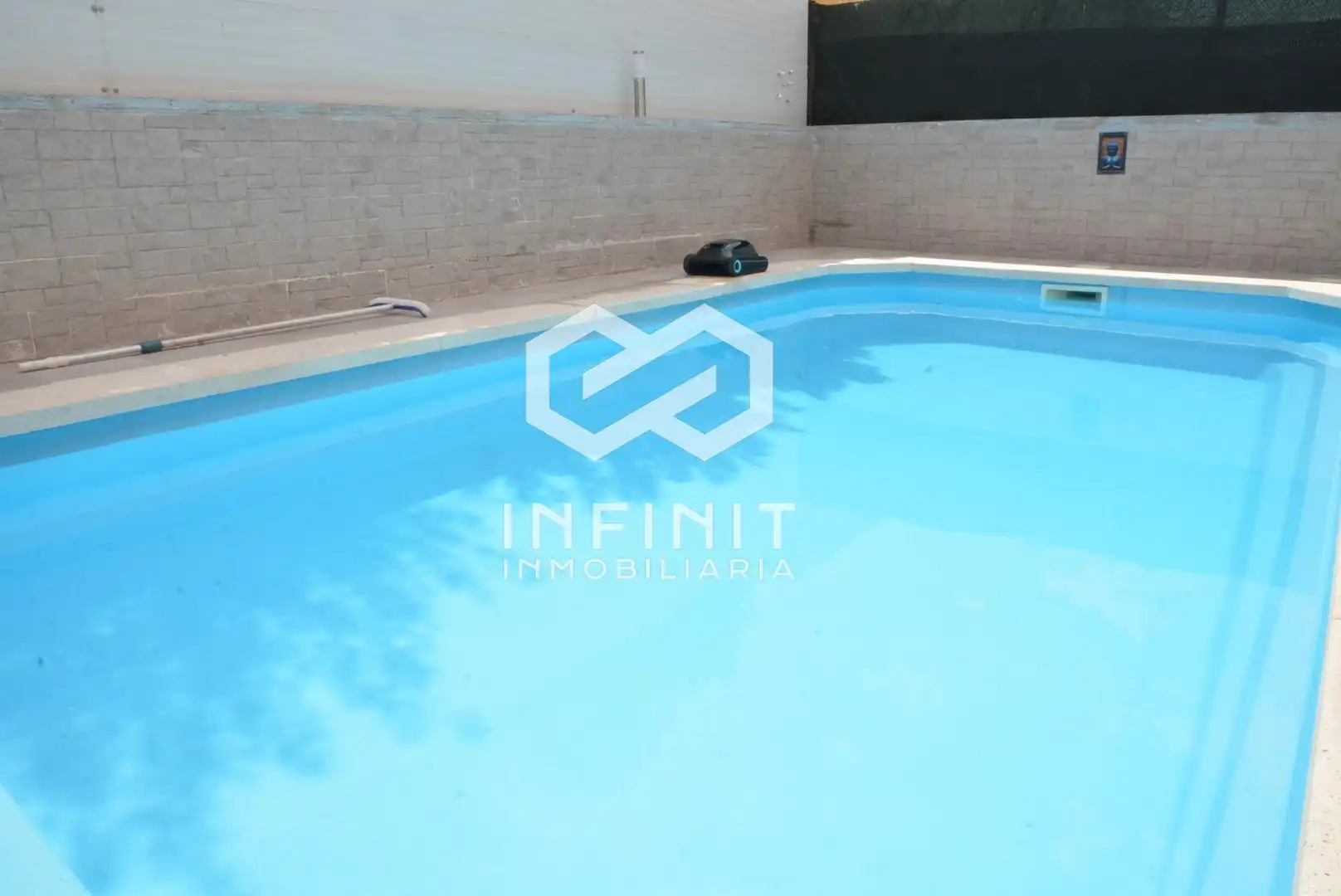 Piscina de Casa adosada en venda en Torrejón del Rey amb Calefacció, Jardí privat i Terrassa