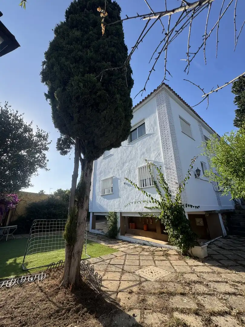 Vista exterior de Casa o chalet en venta en Torrent con Terraza, Trastero y Piscina
