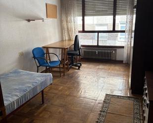 Dormitori de Pis de lloguer en Valladolid Capital amb Calefacció, Parquet i Moblat