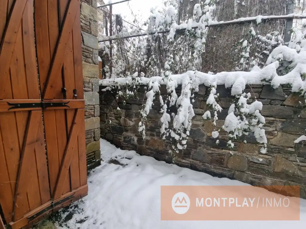 Exterior view of Detached homes for sale in Naut Aran