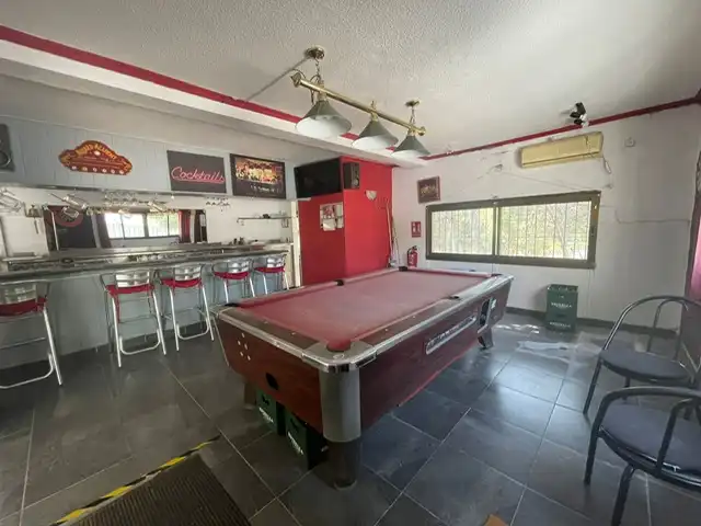Commercial properties for sale in Avinguda de l'Amerador, Pueblo Español - Coveta Fumá