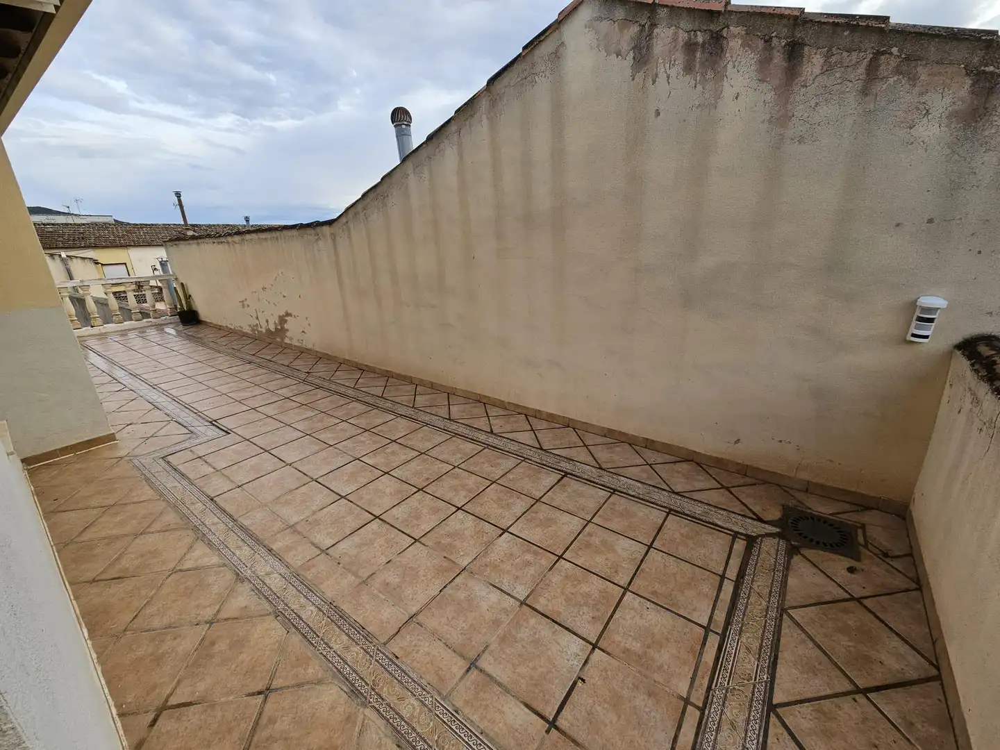 Casa adosada en venta en El Pinós / Pinoso