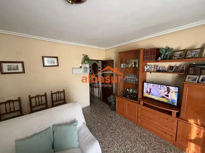 Sala d'estar de Pis en venda en Córdoba amb Aire condicionat i Terrassa