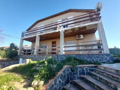 Vista exterior de Casa o xalet en venda en Piera amb Aire condicionat, Terrassa i Piscina