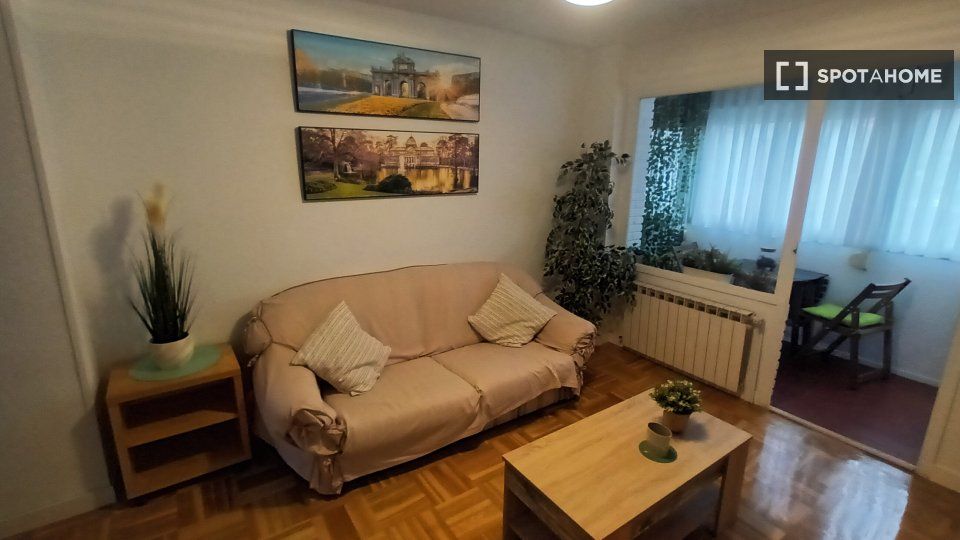 Sala de estar de Piso de alquiler en  Madrid Capital con Aire acondicionado, Calefacción y Amueblado