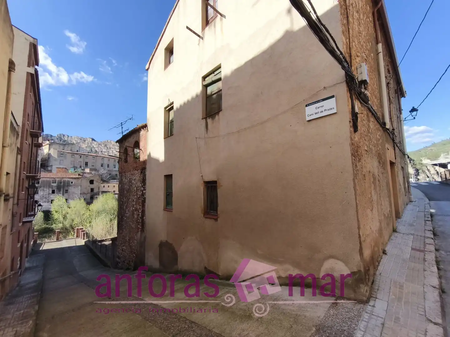 Exterior view of Buildings for sale in La Riba