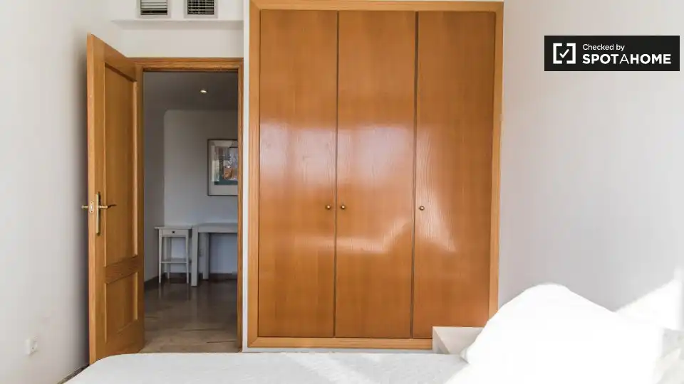 Bedroom of Flat for rent in Valencia  with Air Conditioner, Heating and Furnished