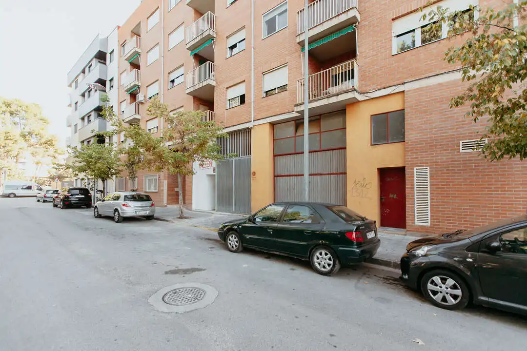 Gewerbefläche zum Verkauf in Calle de Gregorio Campaña 4, imagen 2