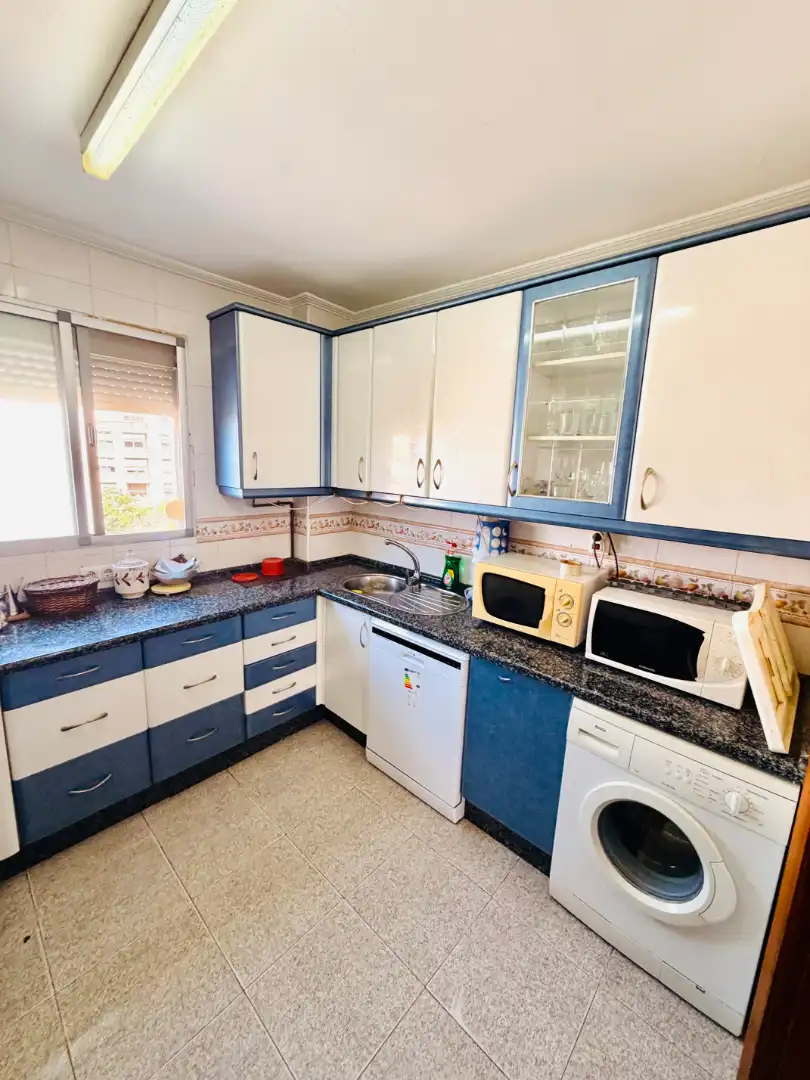 Kitchen of Flat for sale in Sevilla  with Air Conditioner and Terrace