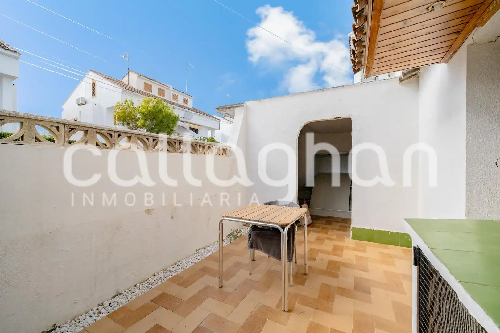 Terrassa de Casa adosada en venda en Sagunto / Sagunt amb Aire condicionat, Calefacció i Jardí privat
