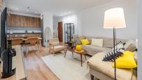 Living room of Flat for sale in  Madrid Capital  with Air Conditioner, Heating and Furnished