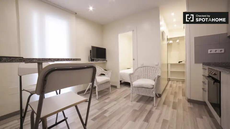 Schlafzimmer von Wohnung zur Miete in Barcelona mit Klimaanlage, Heizung und Möbliert