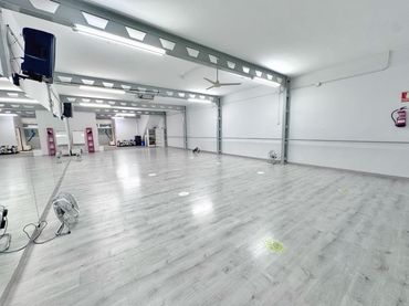 Local commercial à louer à Petrer