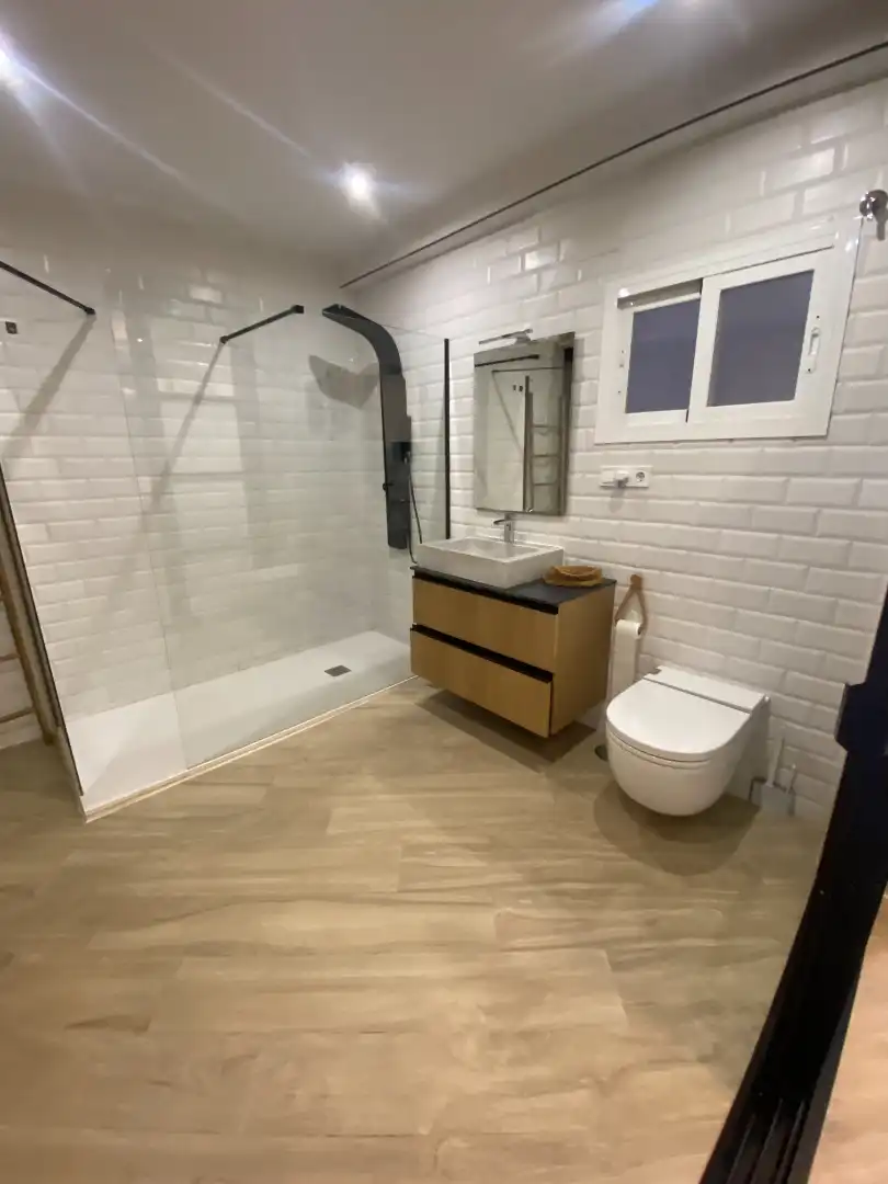 Bathroom of Apartments for rent in Málaga  with Air Conditioner, Furnished and Oven