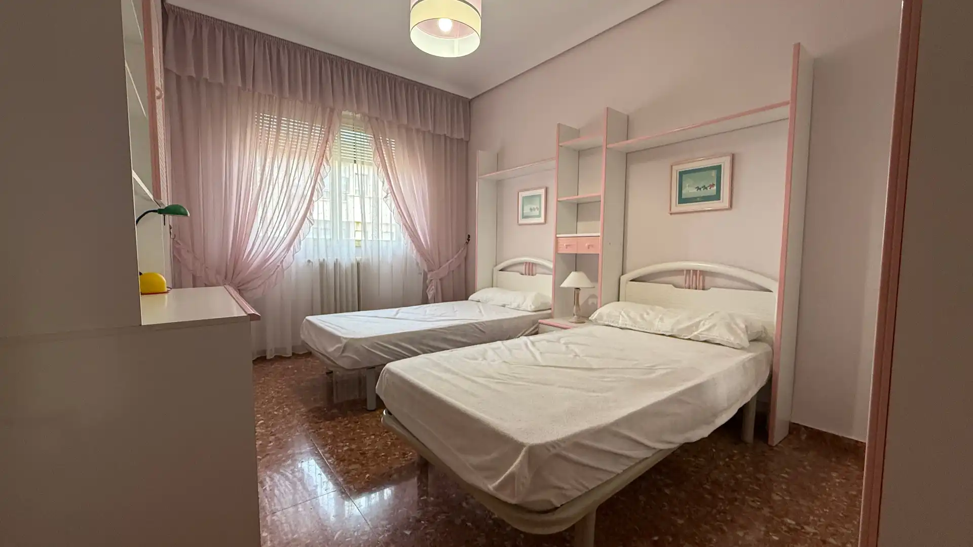 Habitación de Piso de alquiler en Albacete con Calefacción, Terraza y Amueblado
