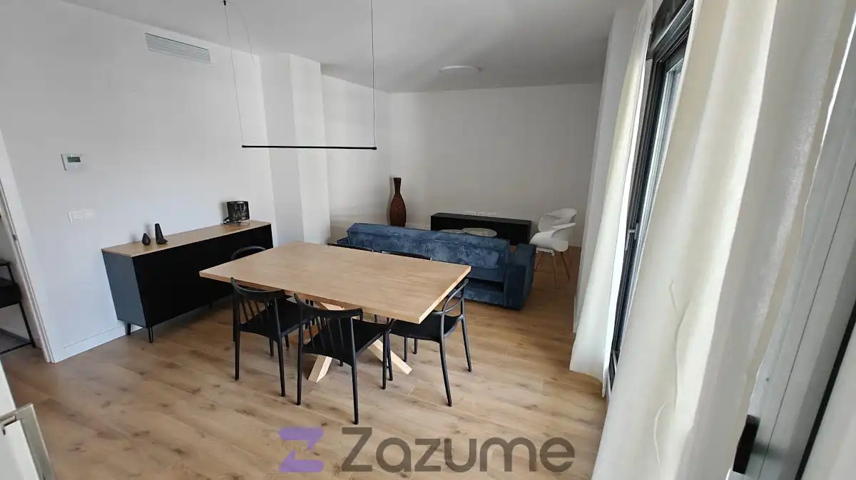 Living room of Flat for rent in Sevilla  with Air Conditioner, Private garden and Parquet flooring