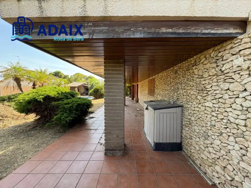 Vista exterior de Casa o chalet en venta en Roda de Berà con Terraza, Trastero y Piscina