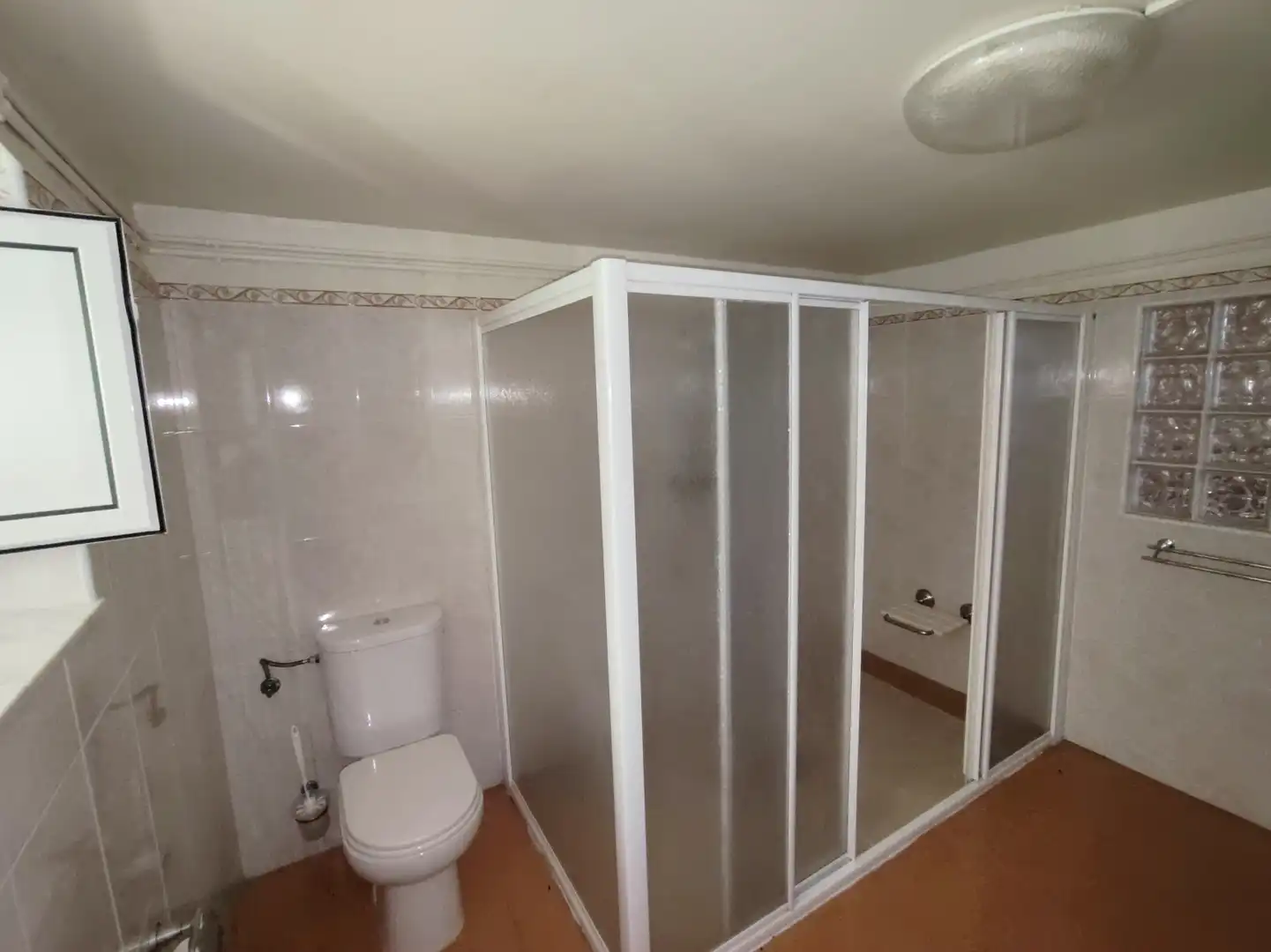 Baño de Casa o chalet en venta en Torrelavega  con Calefacción, Jardín privado y Terraza