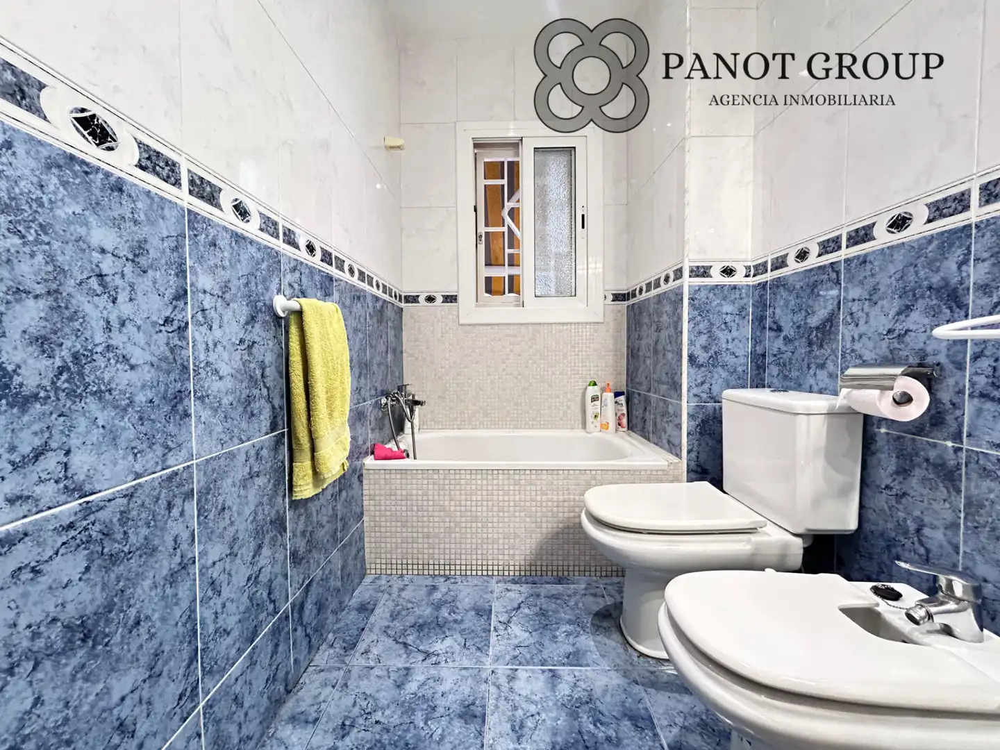 Bathroom of Flat for sale in Barcelona  with Terrace and Furnished