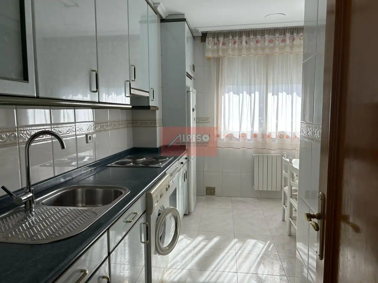 Cocina de Apartamento de alquiler en Ourense Capital  con Calefacción y Amueblado