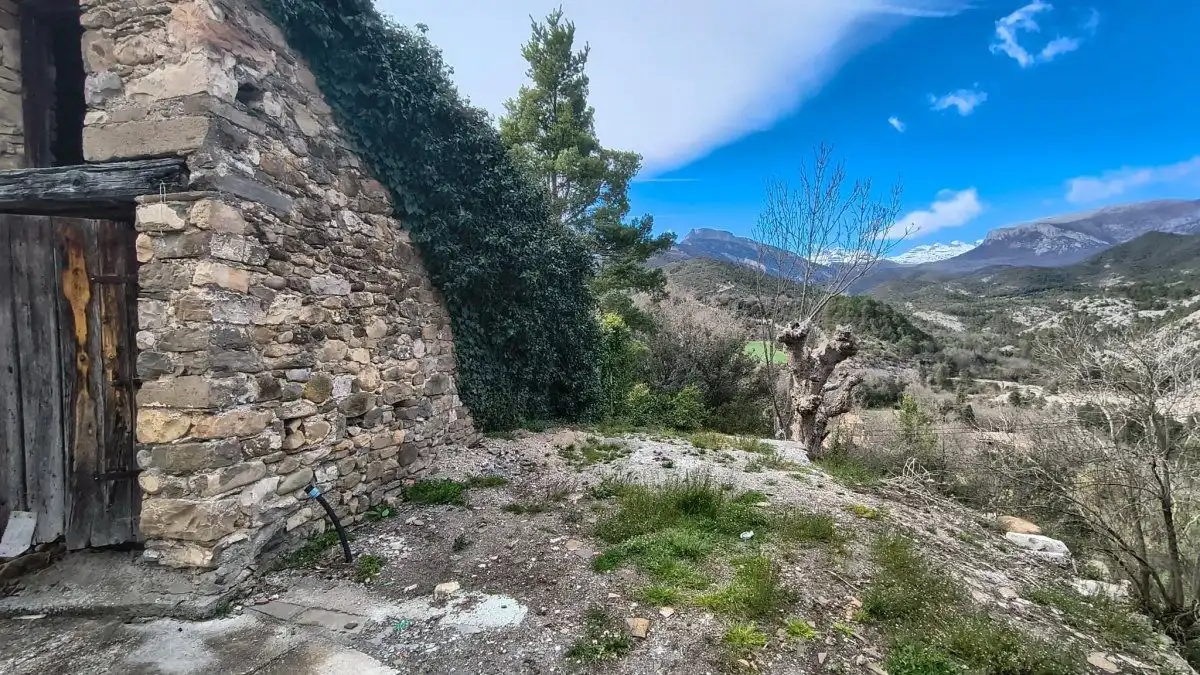 Country homes for sale in Puértolas