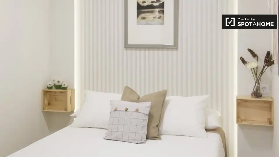 Dormitori de Apartament per a compartir en Madrid amb Aire condicionat, Calefacció i Terrassa