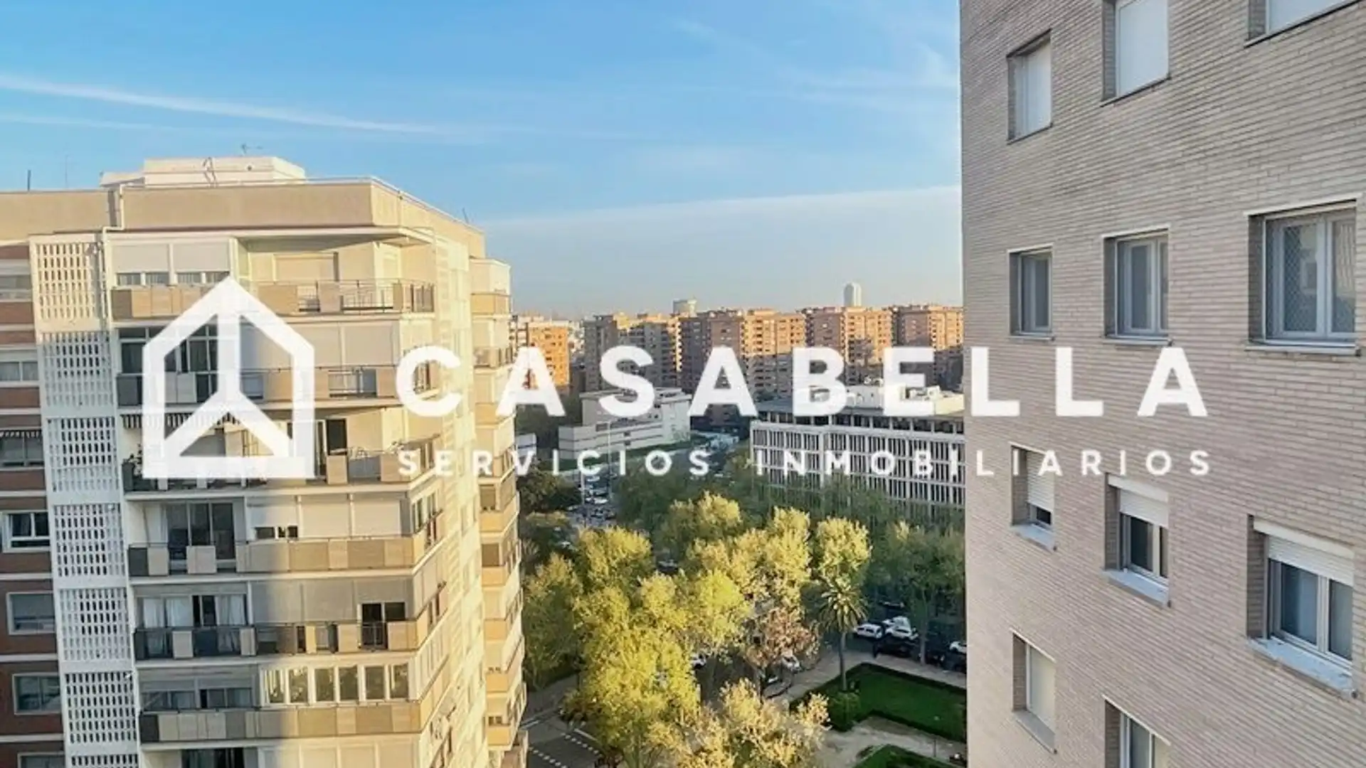 Vista exterior de Piso de alquiler en  Valencia Capital con Aire acondicionado, Calefacción y Terraza