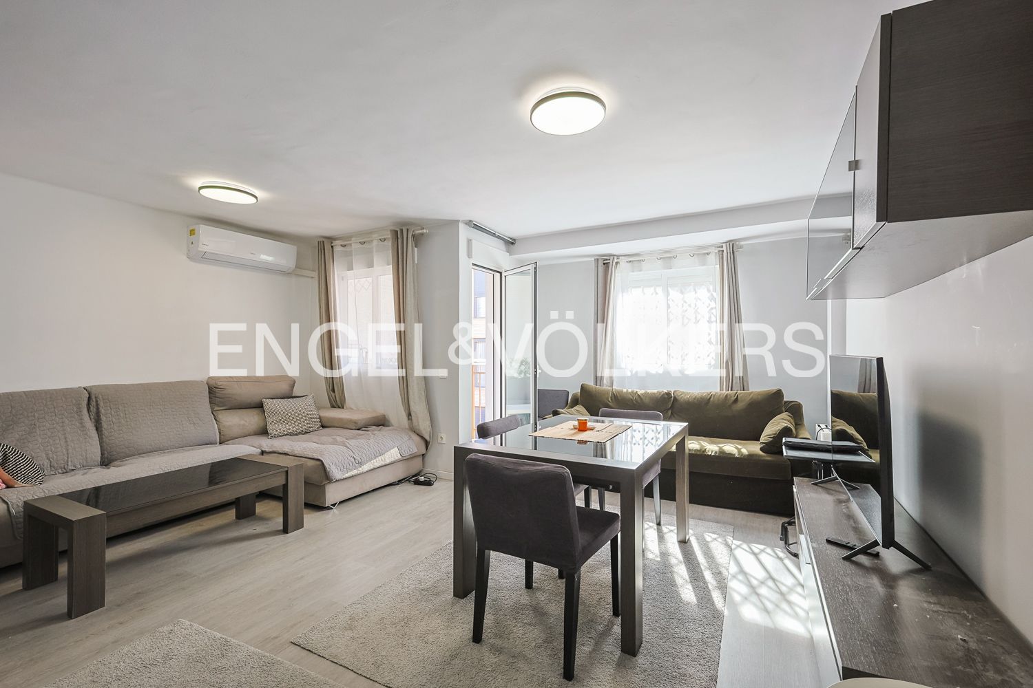Living room of Apartment for sale in  Valencia Capital  with Air Conditioner, Heating and Furnished